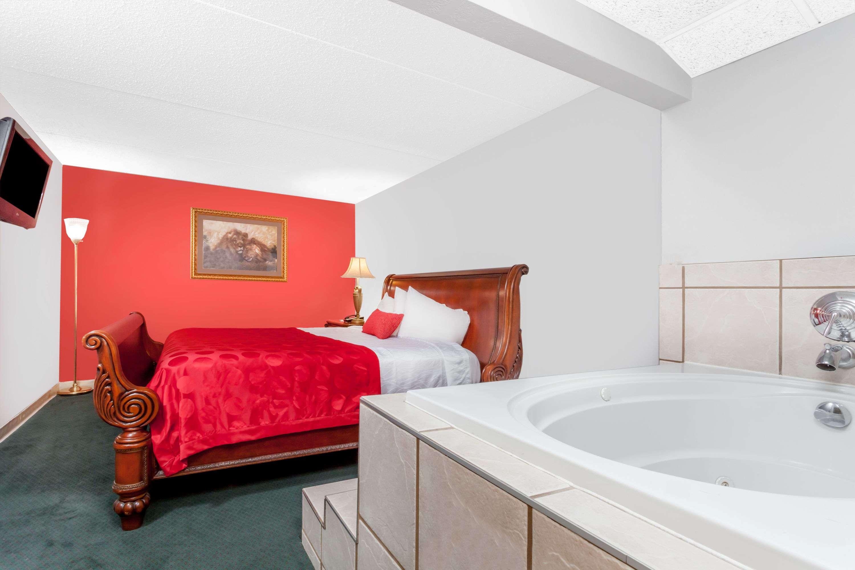 Ramada by Wyndham Henderson/Evansville Exteriör bild