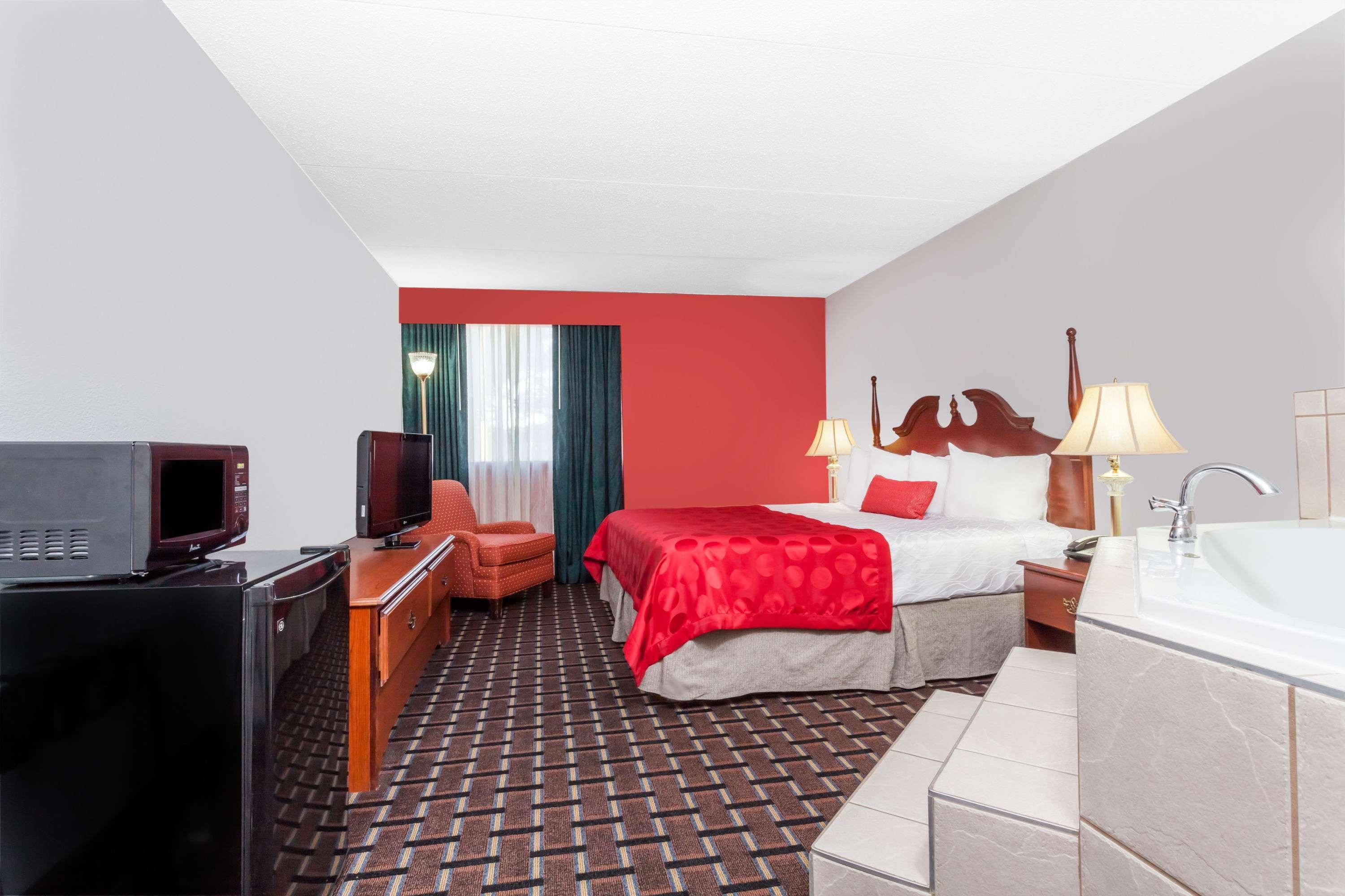 Ramada by Wyndham Henderson/Evansville Exteriör bild