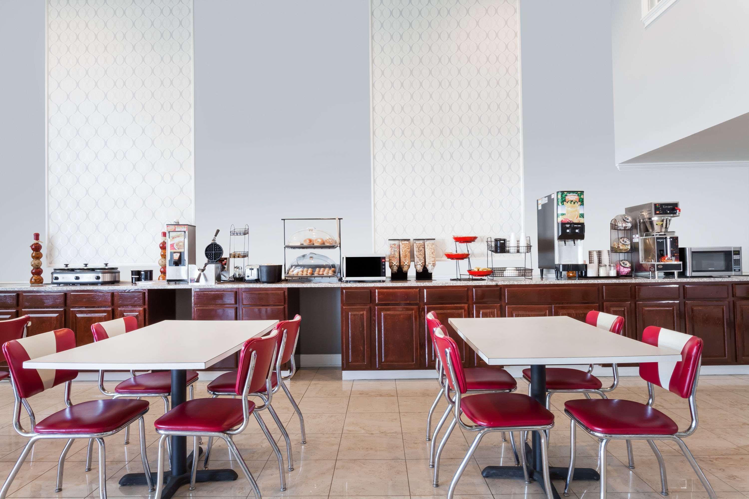 Ramada by Wyndham Henderson/Evansville Exteriör bild