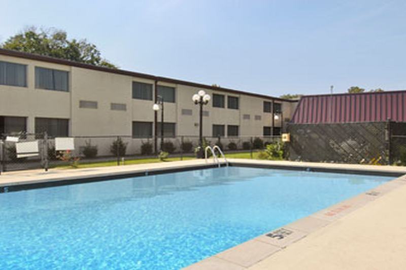 Ramada by Wyndham Henderson/Evansville Exteriör bild