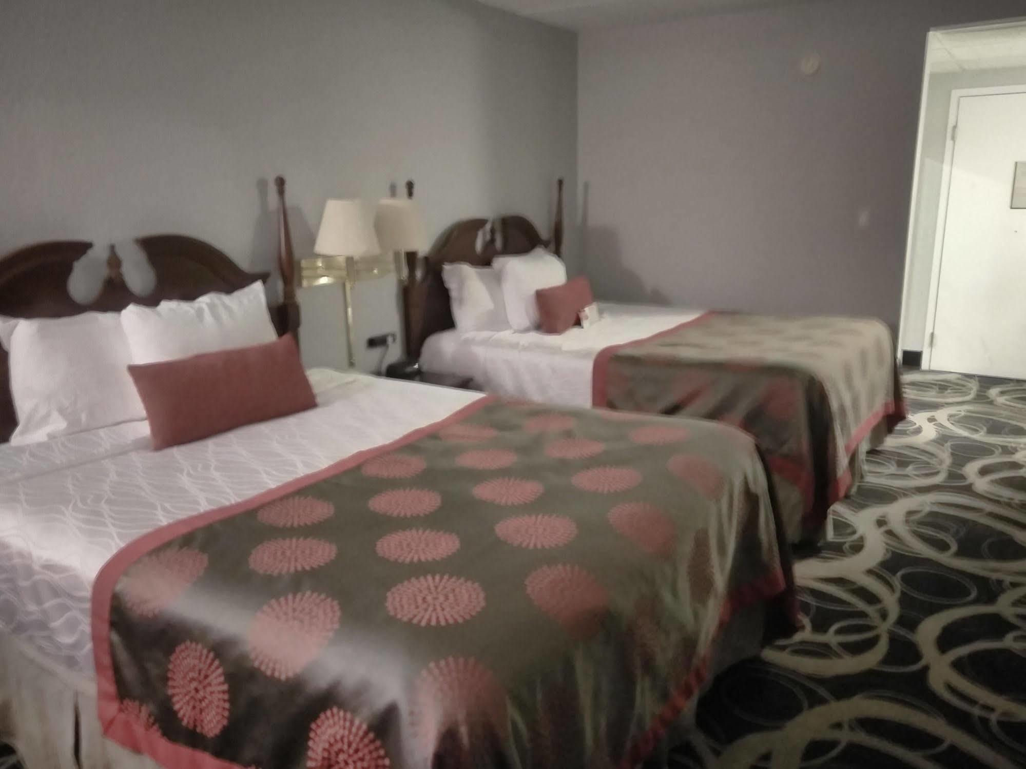 Ramada by Wyndham Henderson/Evansville Exteriör bild