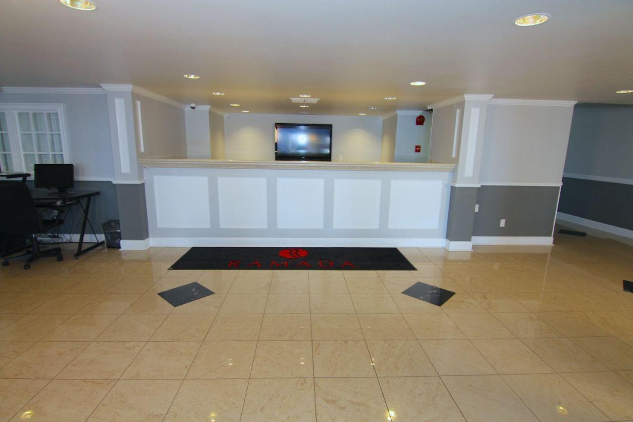 Ramada by Wyndham Henderson/Evansville Exteriör bild